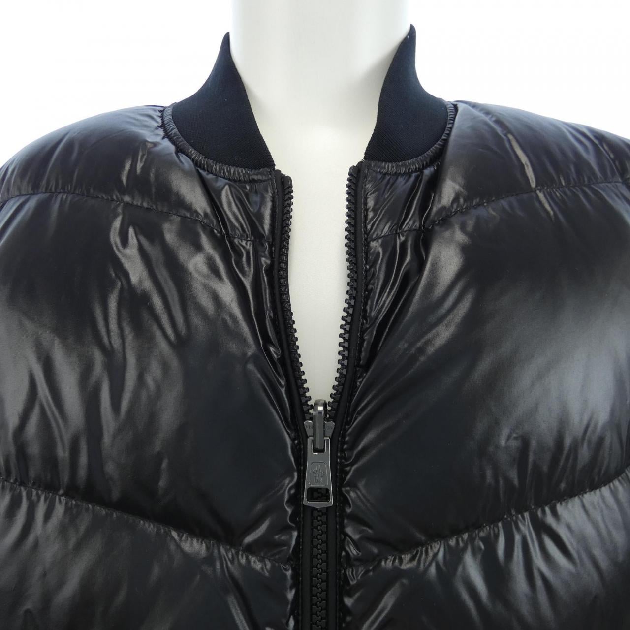 モンクレール MONCLER ダウンジャケット