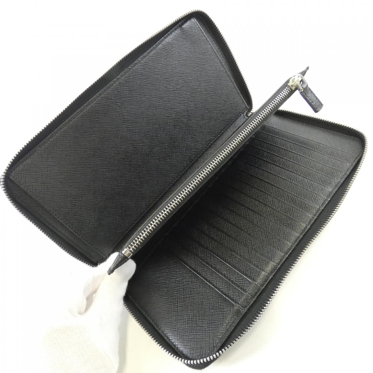 プラダ 2ML220 財布