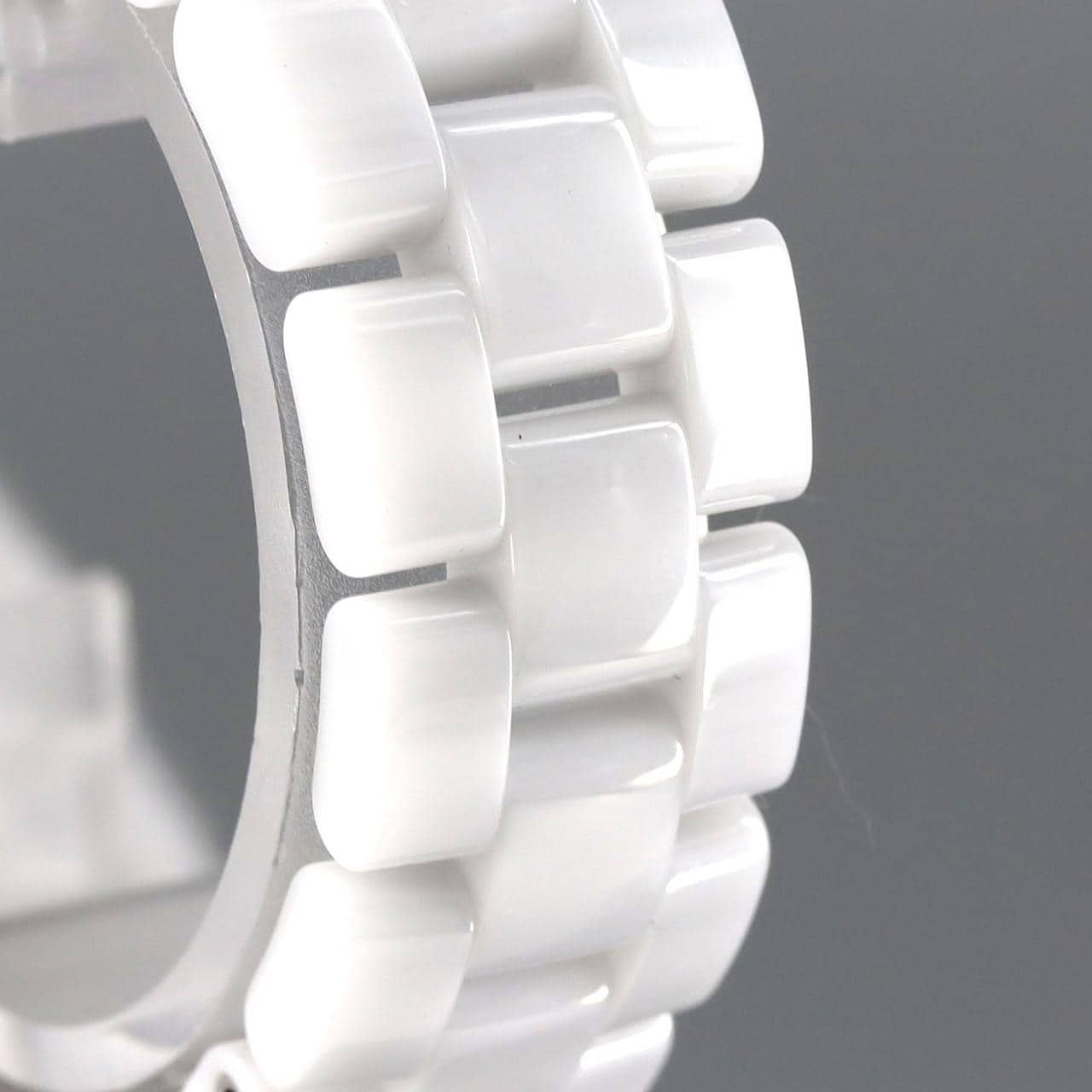 シャネル J12 33mmセラミック･8P H2422 セラミック クォーツ