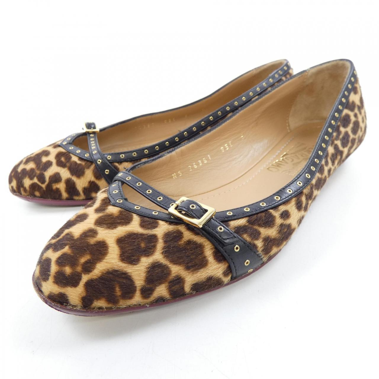 サルヴァトーレフェラガモ SALVATORE FERRAGAMO フラットシューズ