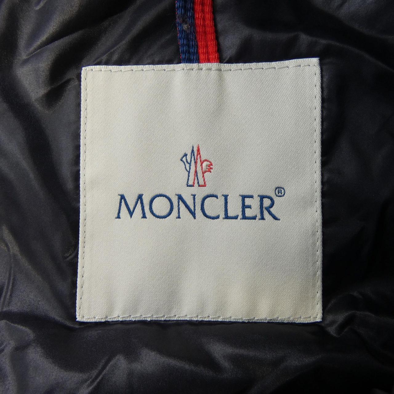 モンクレール MONCLER ダウンジャケット