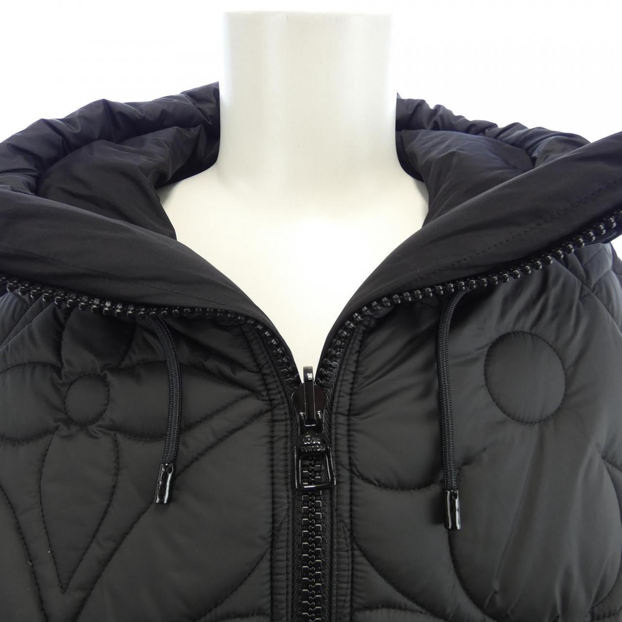 ルイヴィトン LOUIS VUITTON リバーシブルモノグラムパファージャケット HIB47WRSB ブルゾン