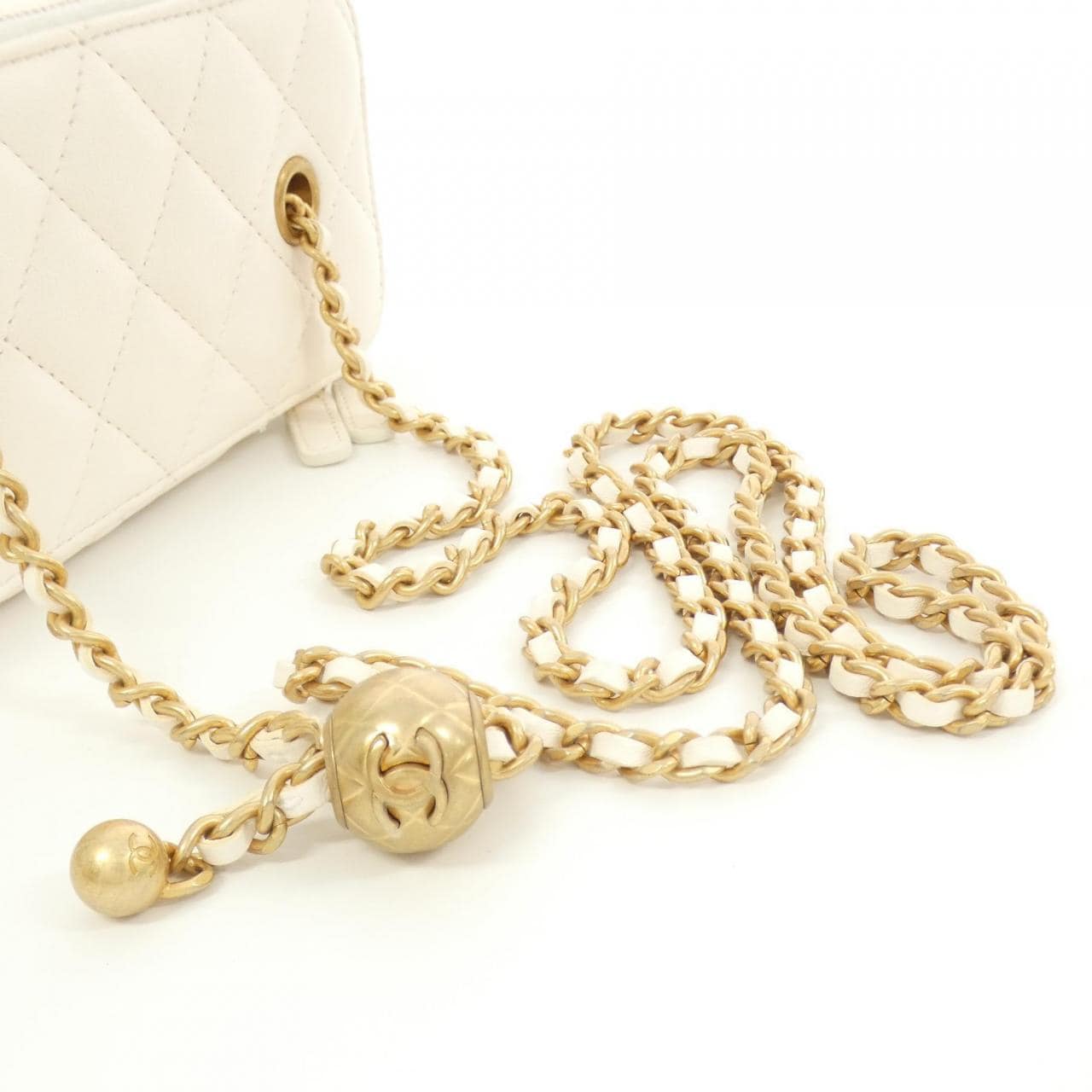 CHANEL AP2303 shoulder bag