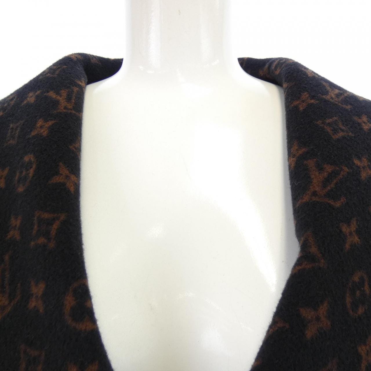 ルイヴィトン LOUIS VUITTON FJCO13YCV ケープ