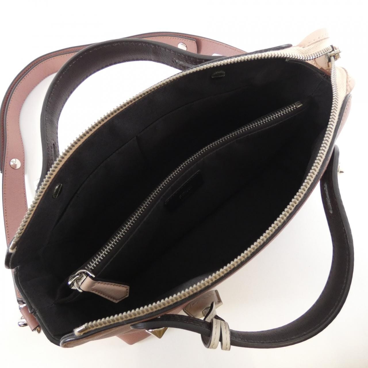フェンディ バイ ザ ウェイ 8BL124 5QJ バッグ