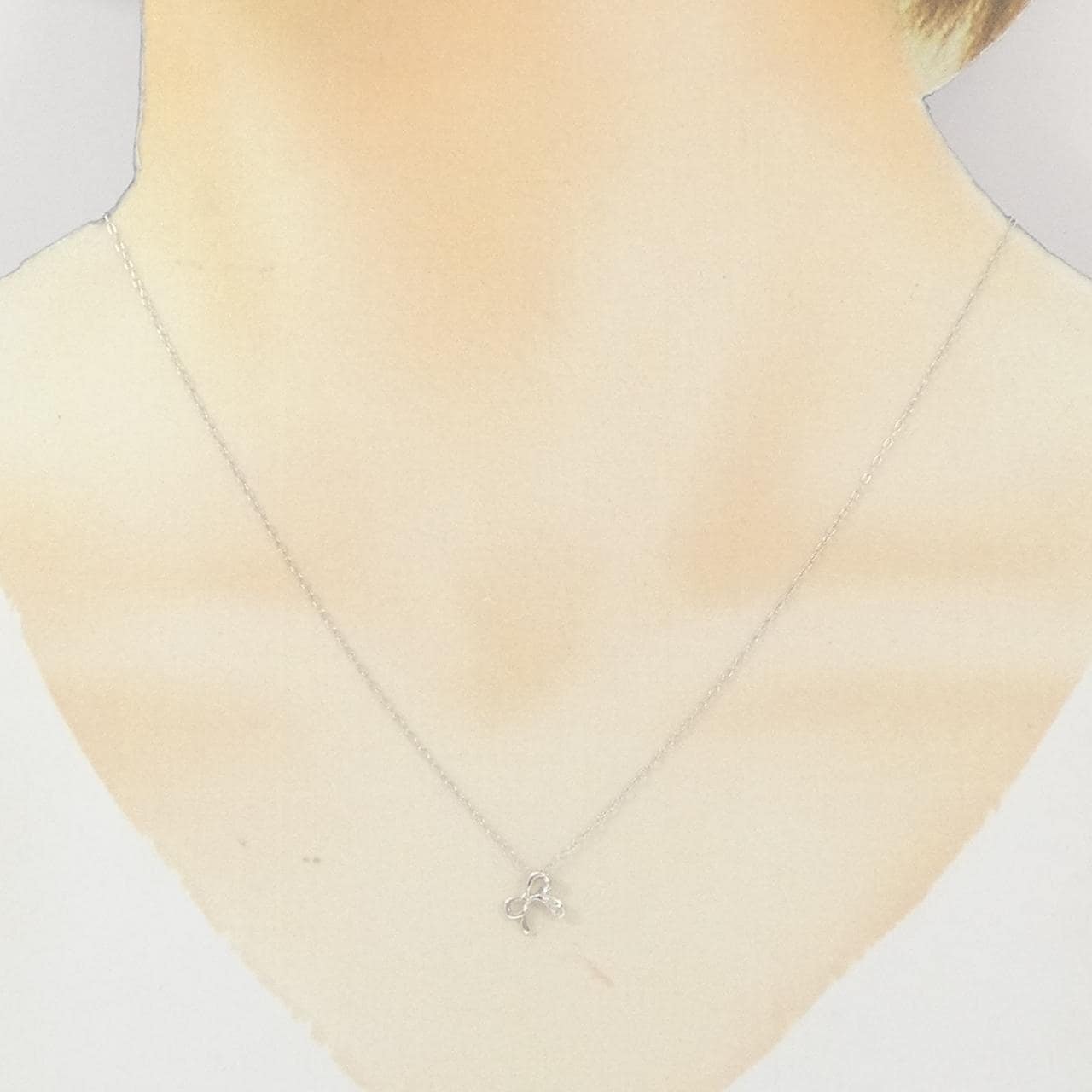 K10WG リボン ダイヤモンド ネックレス