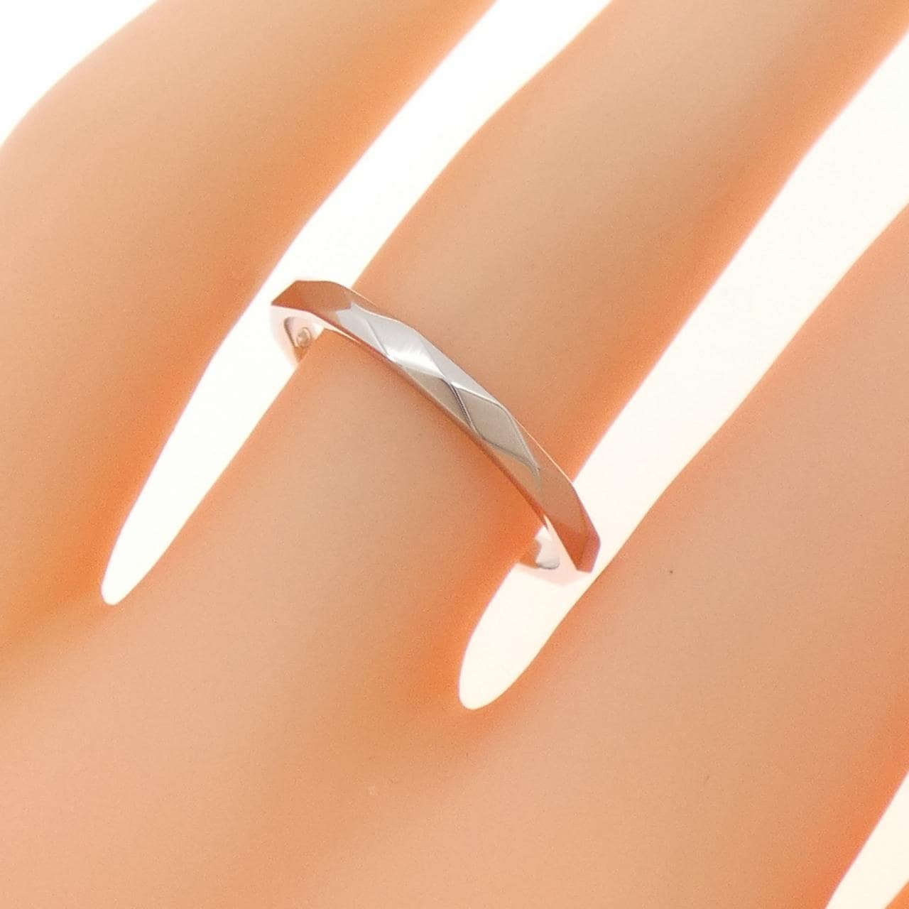 ブシュロン ファセット スモール リング