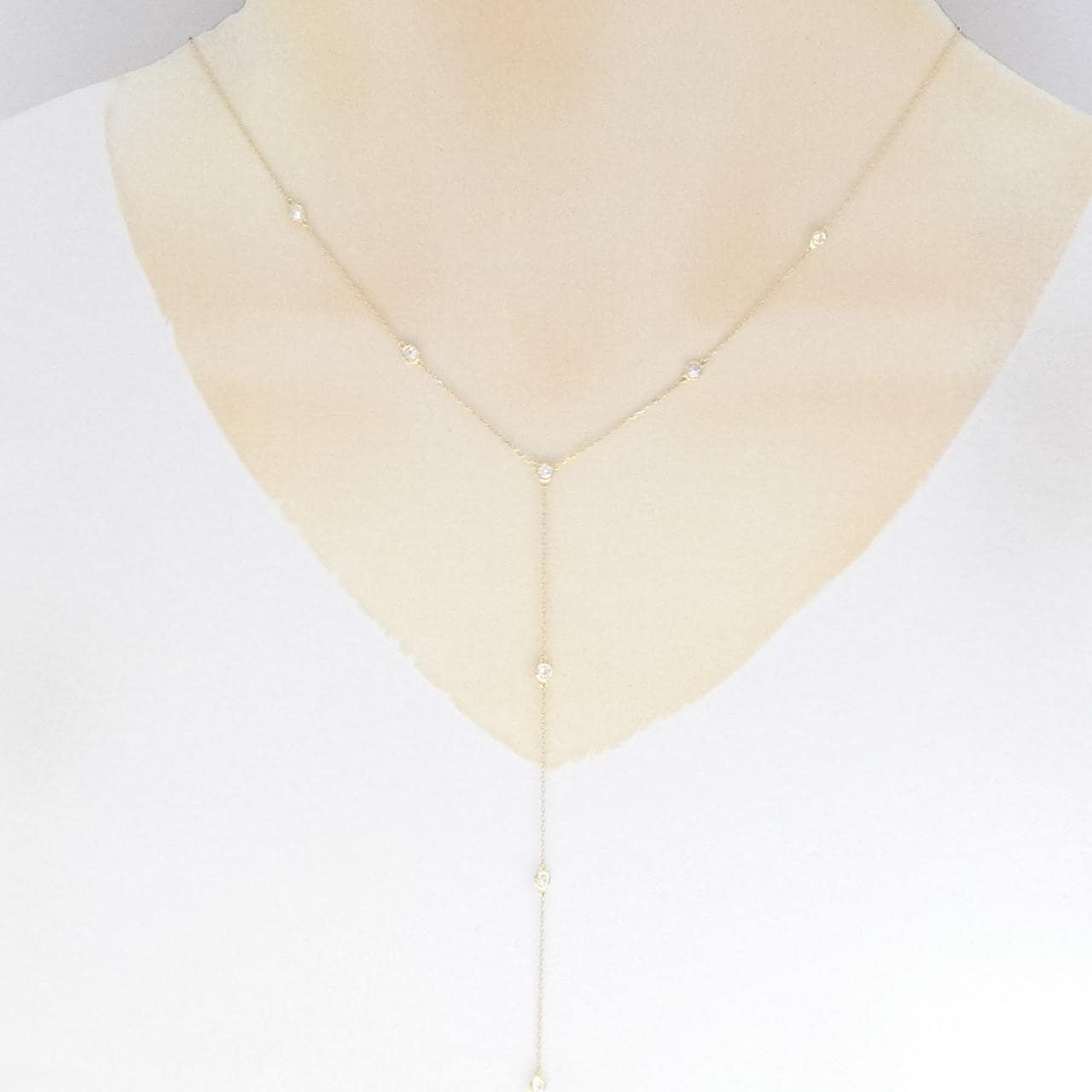 アーカー ヌーディーラヴァリエール ネックレス 0.40CT