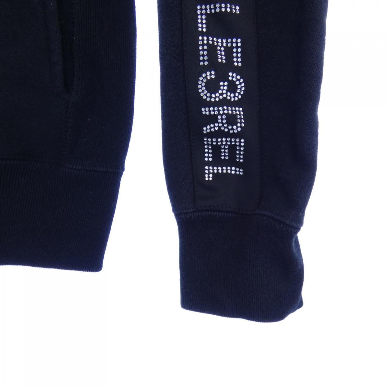 ウノピゥウノウグァーレトレリラックス 1PIU1UGUALE3 RELAX パーカー