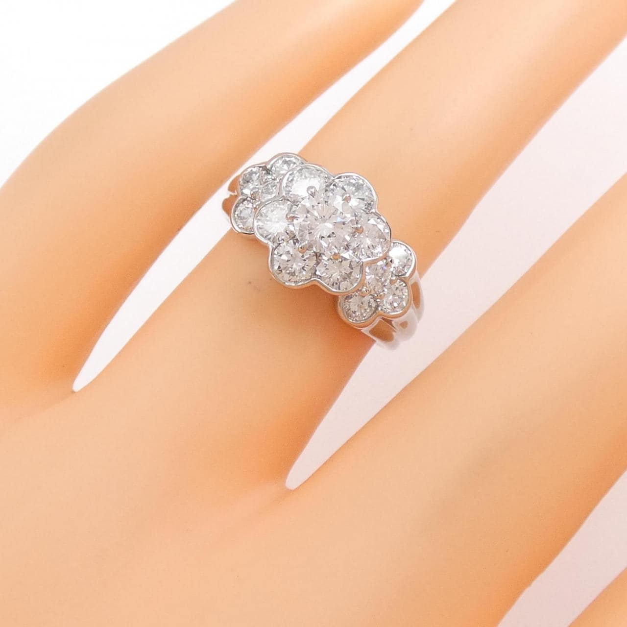 MONNICKENDAM flower Diamond ring 0.31CT