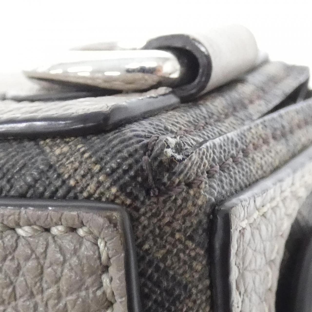 フェンディ バゲット ソフト トランク 7VA565 AQWH バッグ