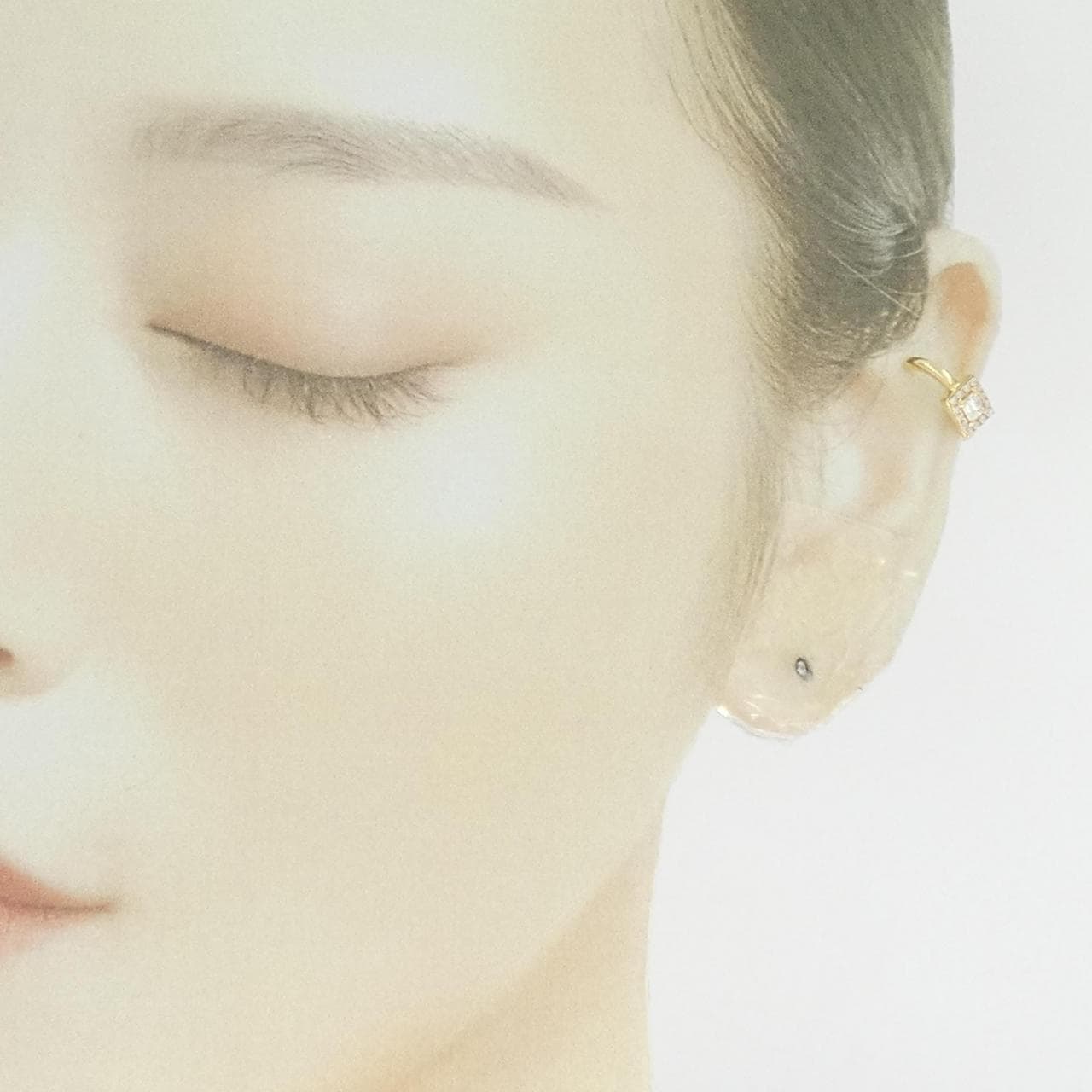 [BRAND NEW] K18YG Diamond Ear Cuff 0.14CT (Single)