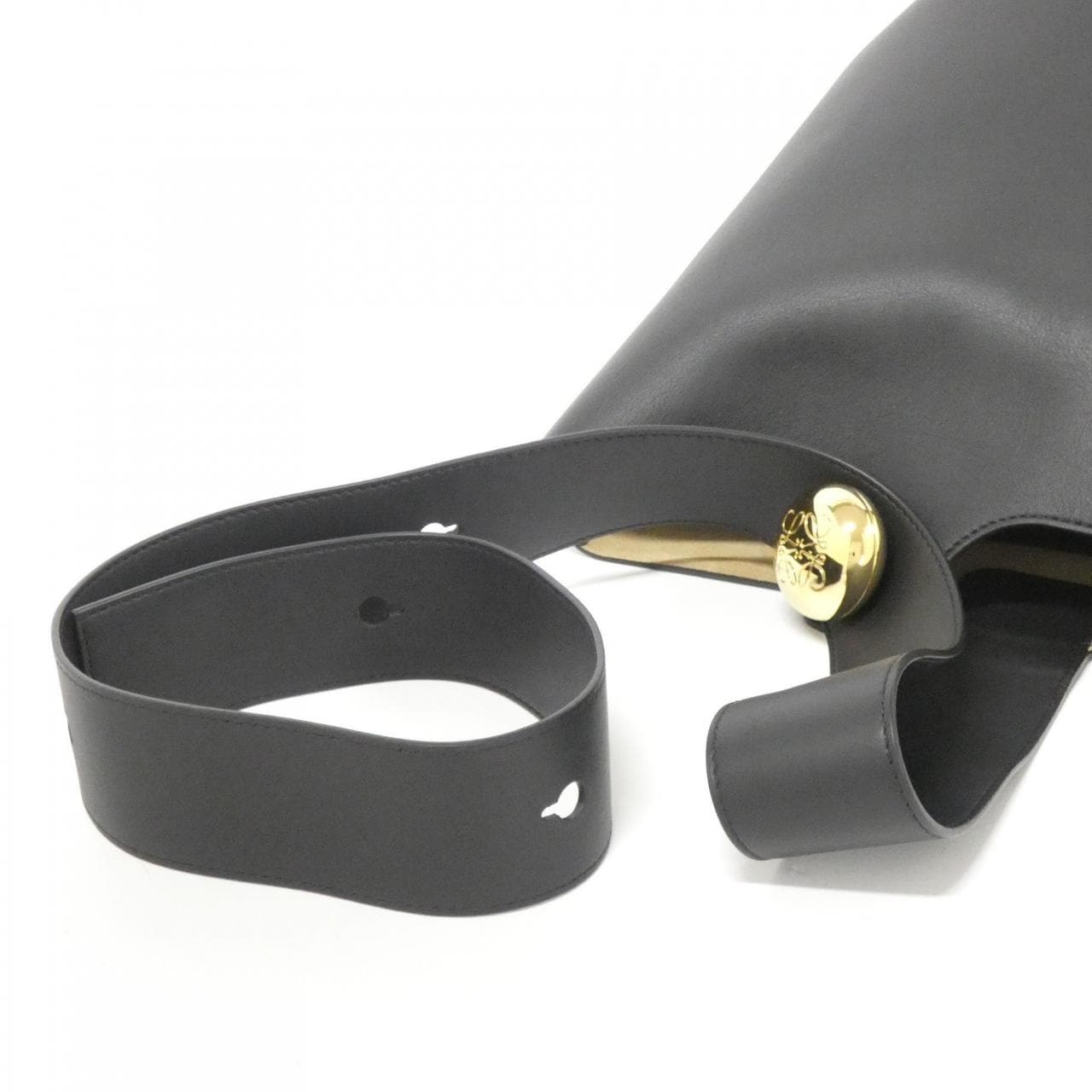 【新品】ロエベ ペブル バケット バッグ ミディアム AANBBBWX01 ショルダーバッグ