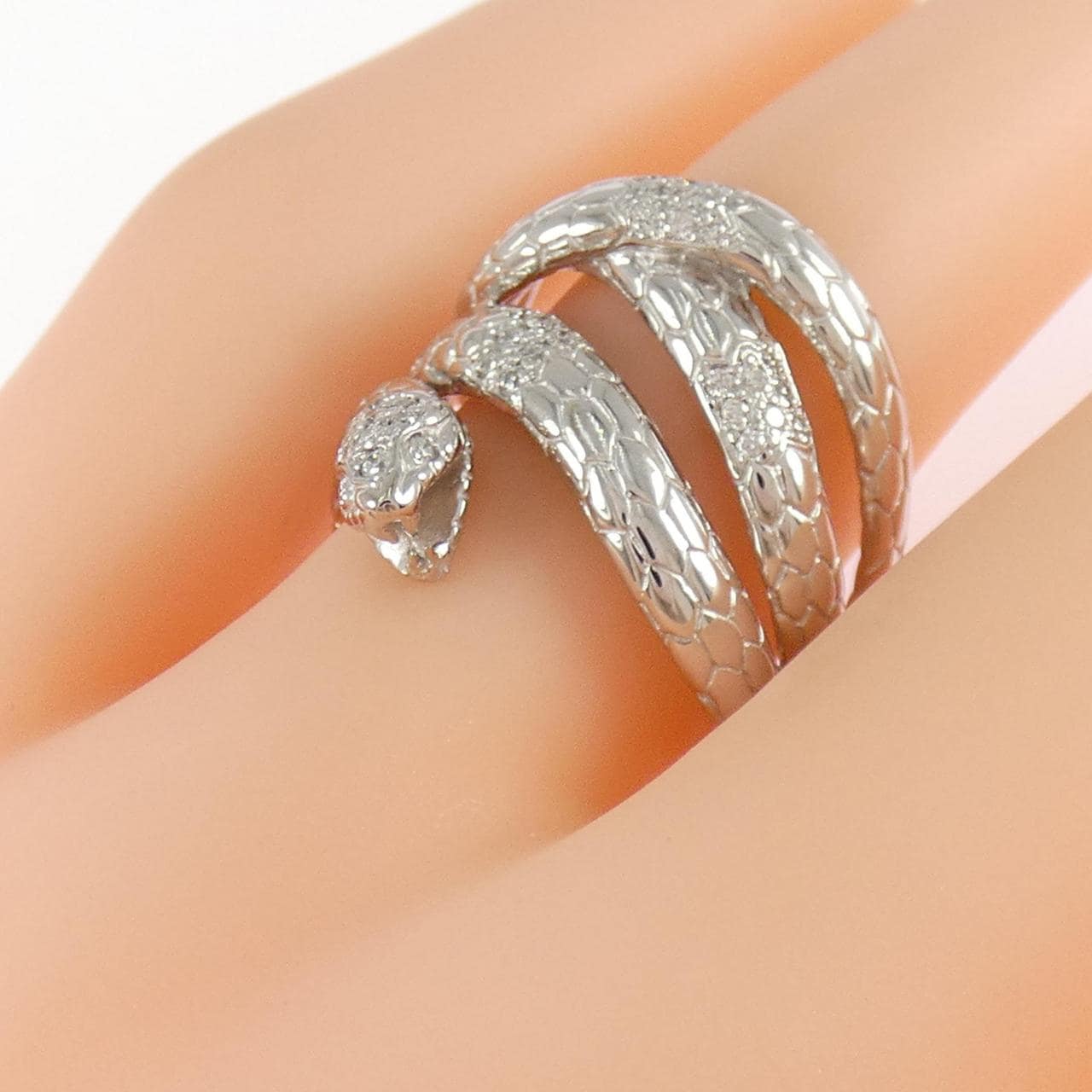 K18WG スネーク ダイヤモンド リング 0.21CT