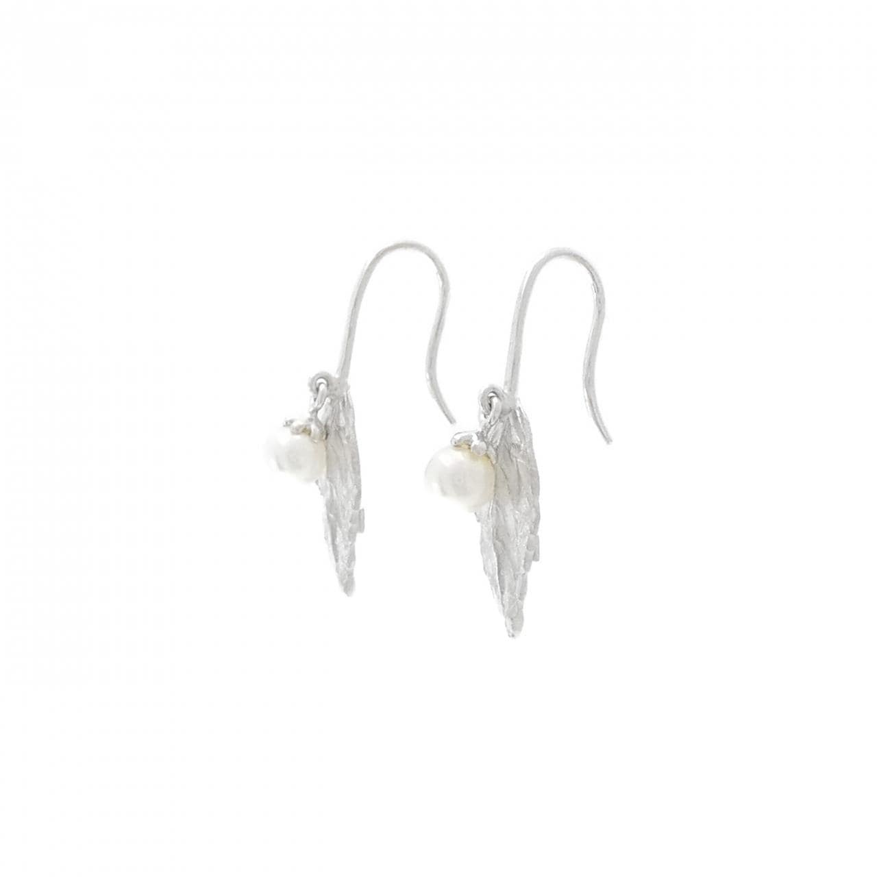 K18WG Leaf Akoya Pearl Earrings 4.1mm