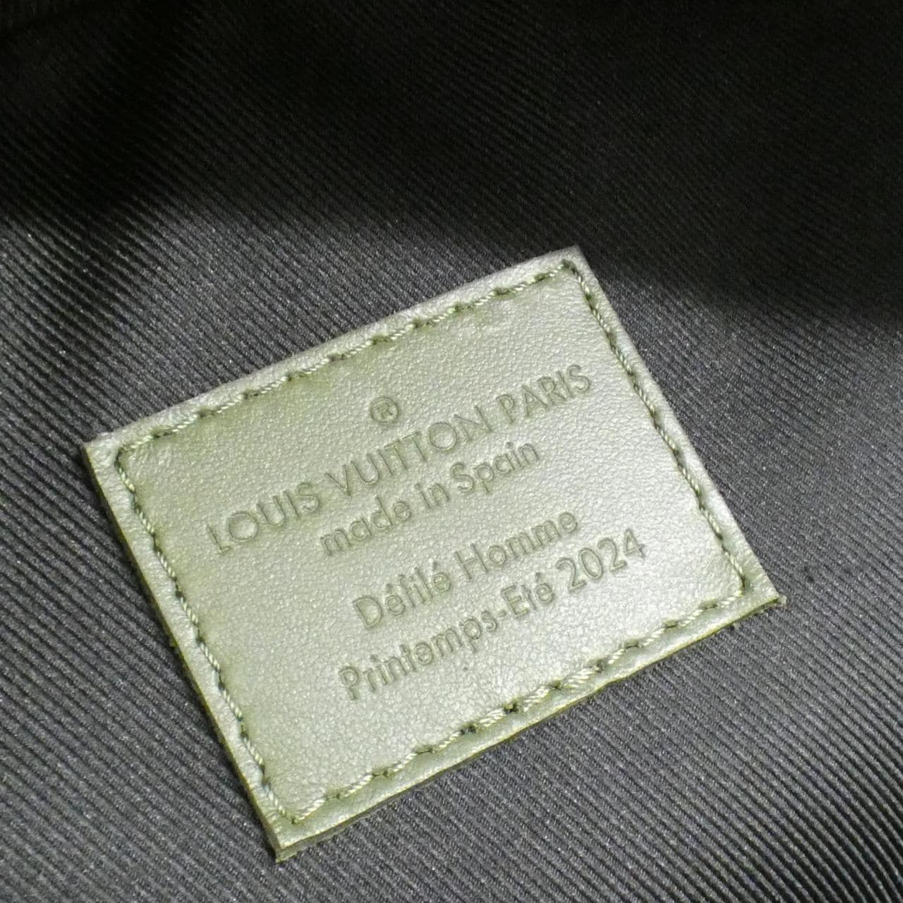 LOUIS VUITTON Damoflage 运动背包 M24445双肩包