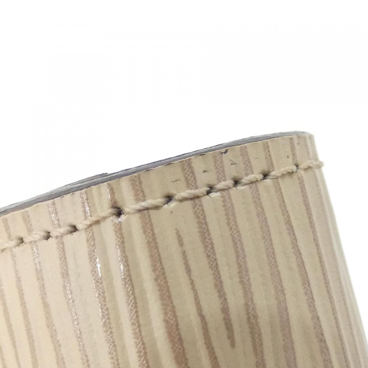 ルイヴィトン エピ ポルトフォイユ サラ M60724 財布