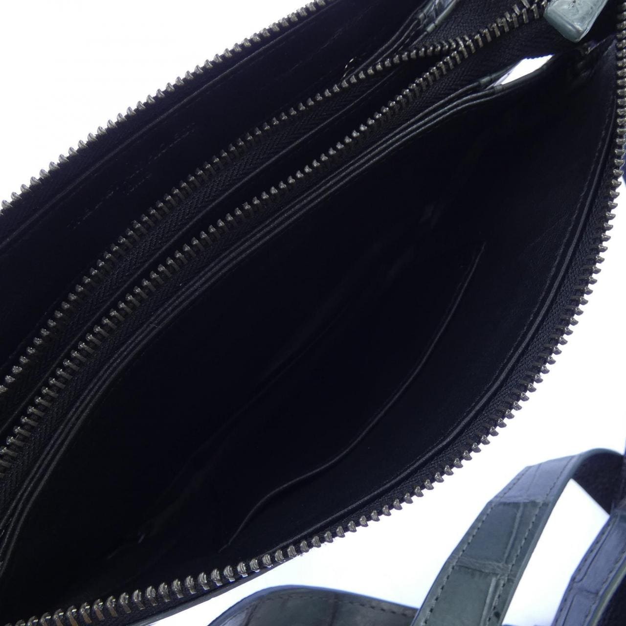 THE LAST ART PROJECT BAG