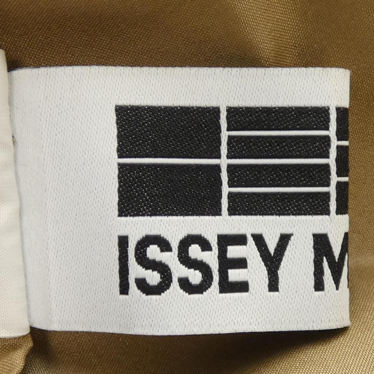 イッセイミヤケ ISSEY MIYAKE コート