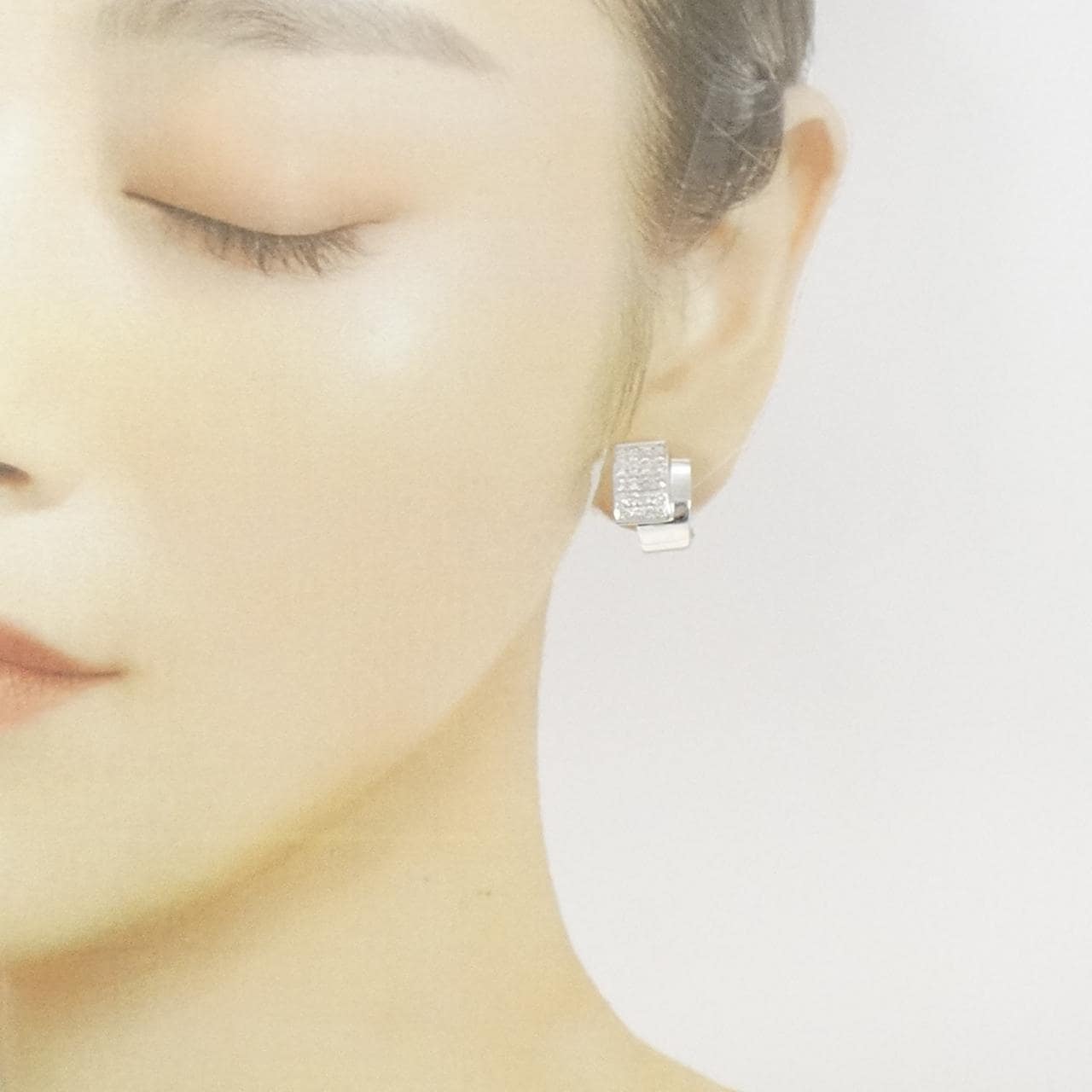 K18WG パヴェ ダイヤモンド ピアス/イヤリング 1.05CT