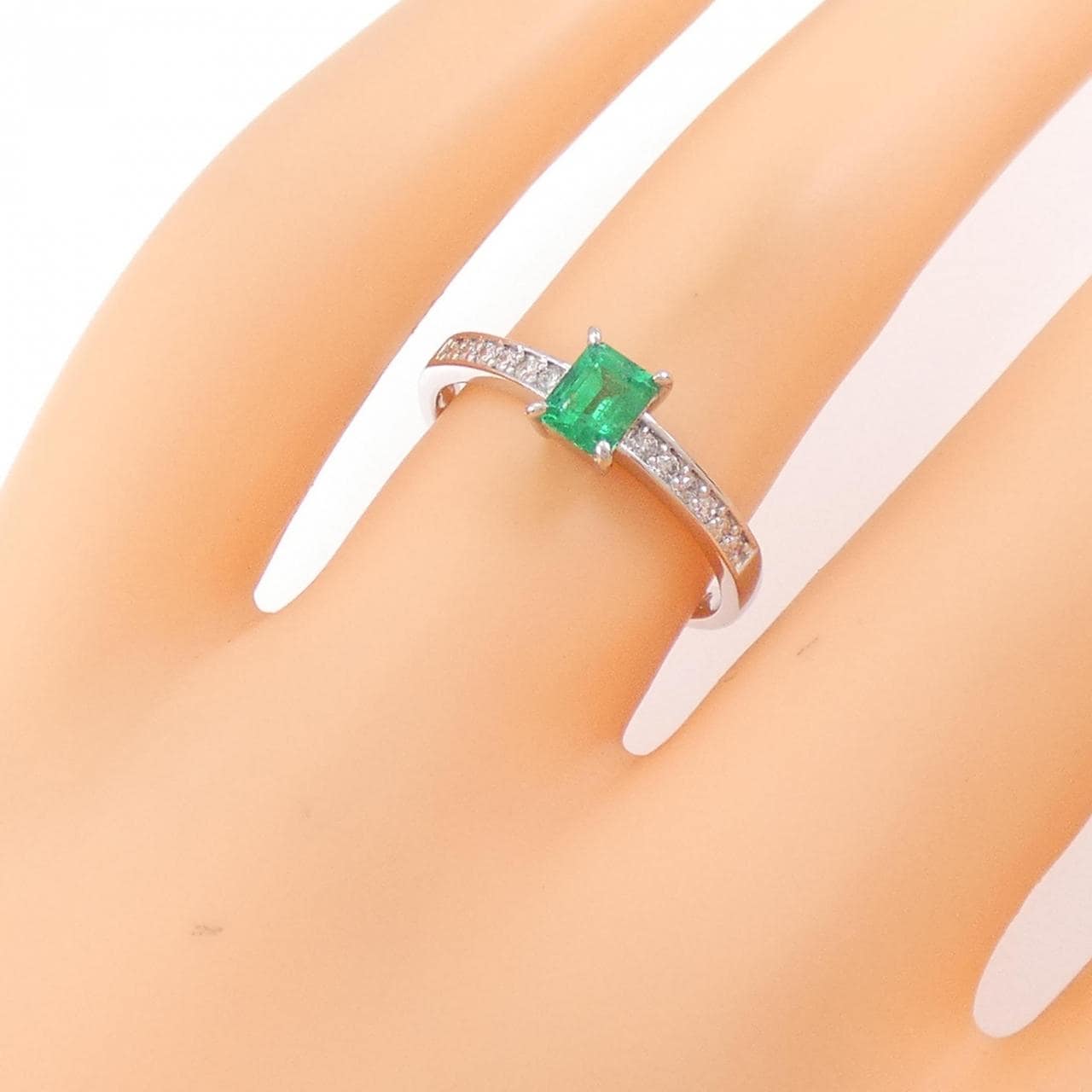 [新品] PT 祖母绿戒指 0.37CT