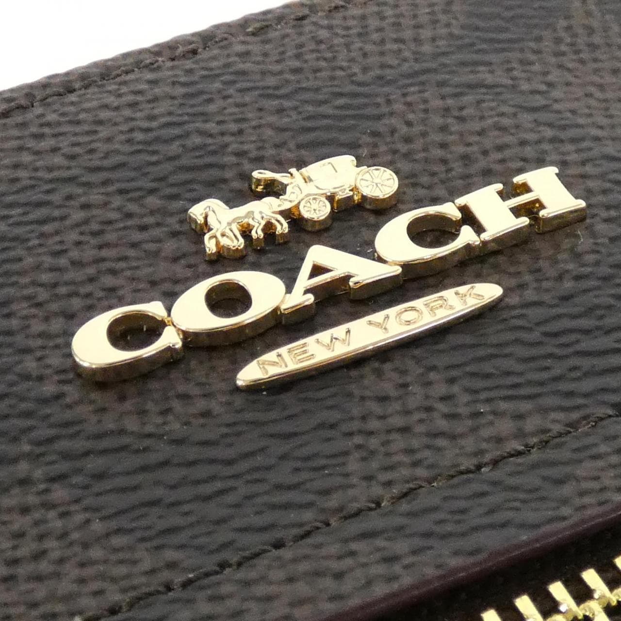 [BRAND NEW] Coach CW325 Shoulder Bag