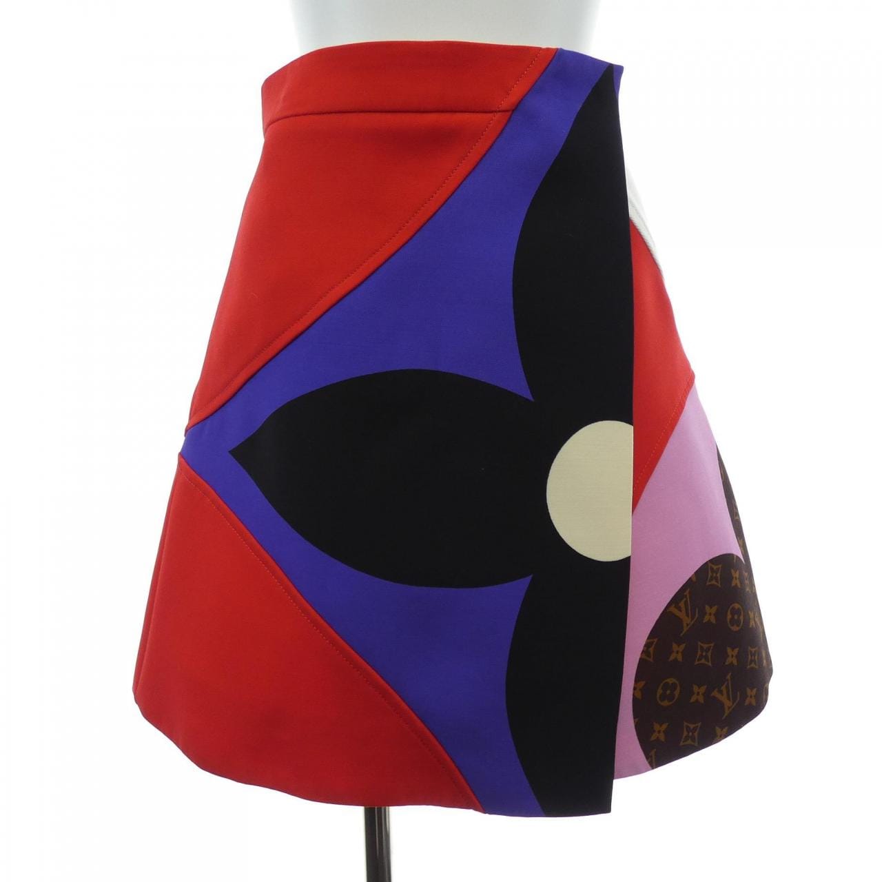 ルイヴィトン LOUIS VUITTON ゲームオンヴァイブラント FKSK94ZZM スカート