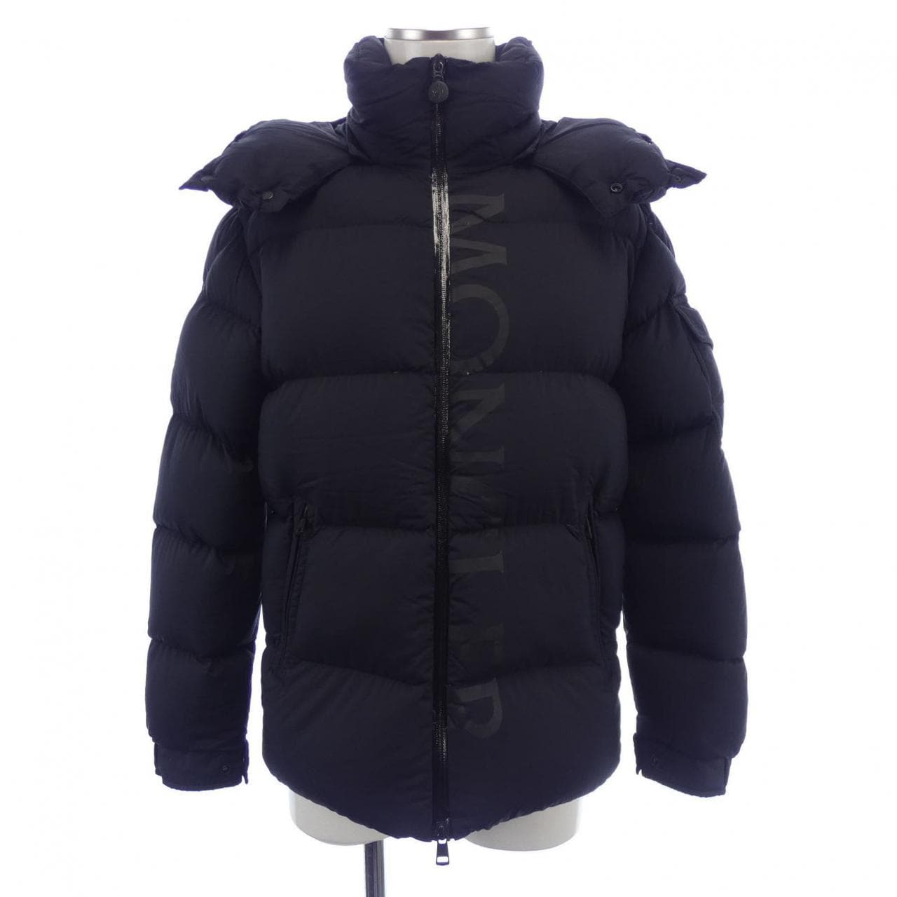 モンクレール MONCLER ダウンジャケット