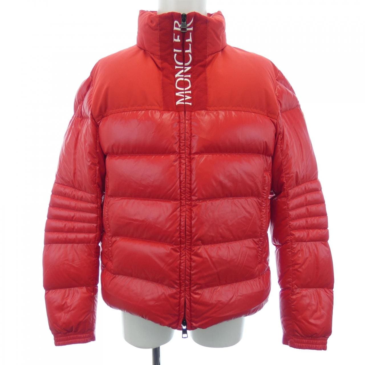 モンクレール MONCLER ダウンジャケット