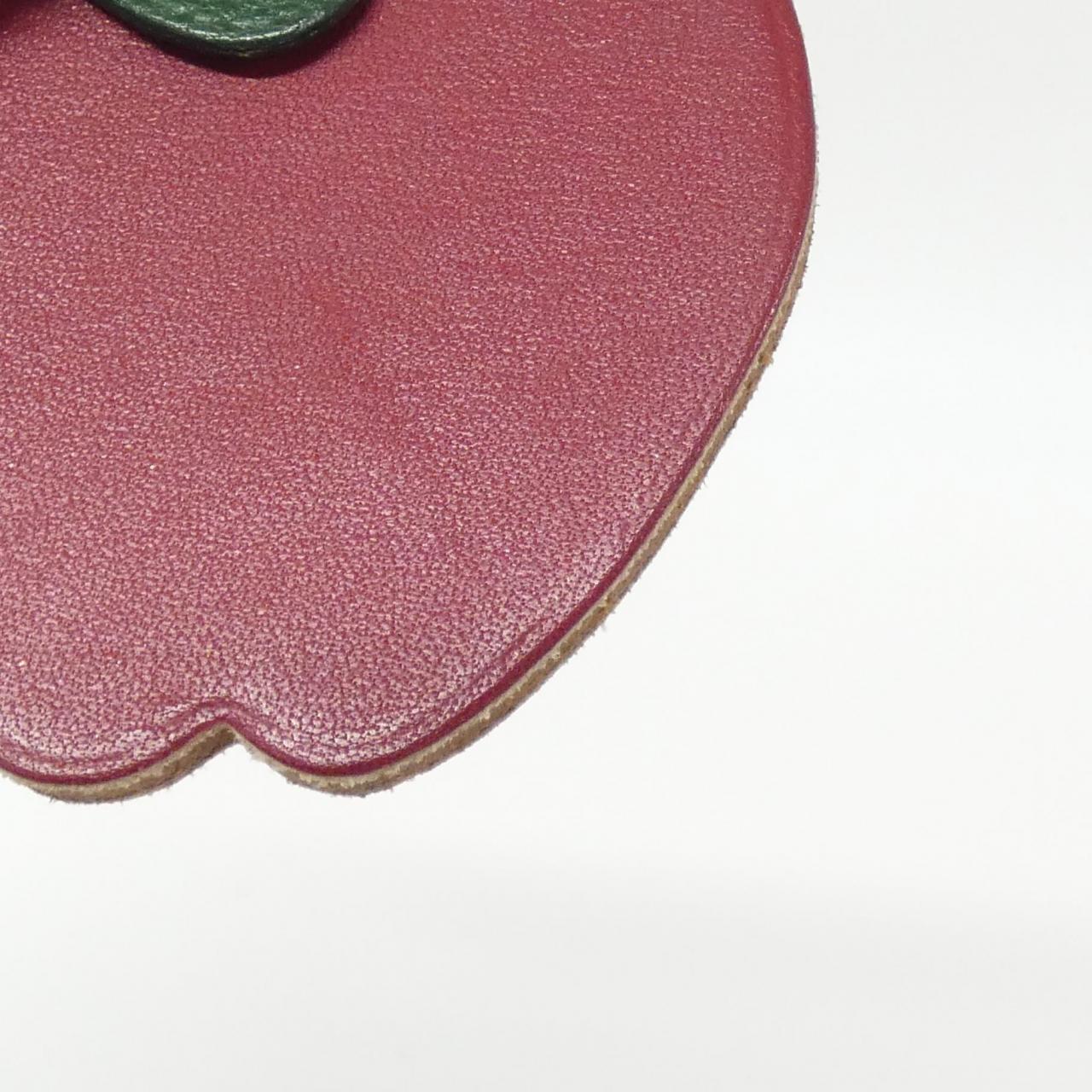 エルメス POMME フルーツ ポルト クレ 027890CA キーホルダー