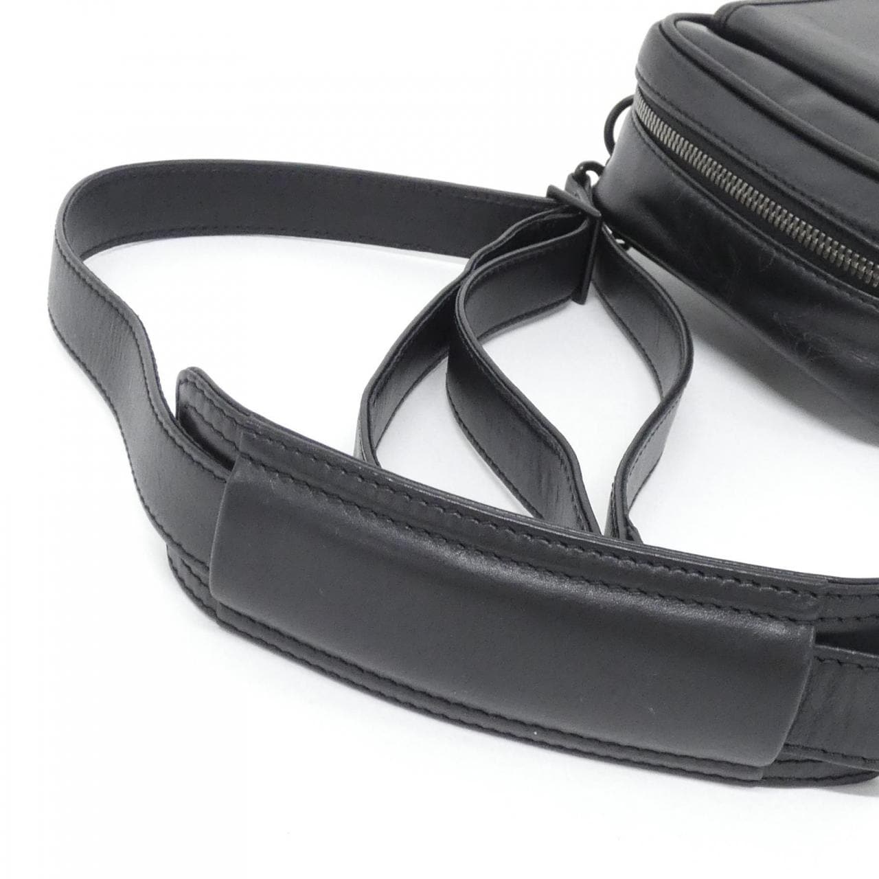 ルイヴィトン モノグラム ディフィール ペオニア M92403 ショルダーバッグ