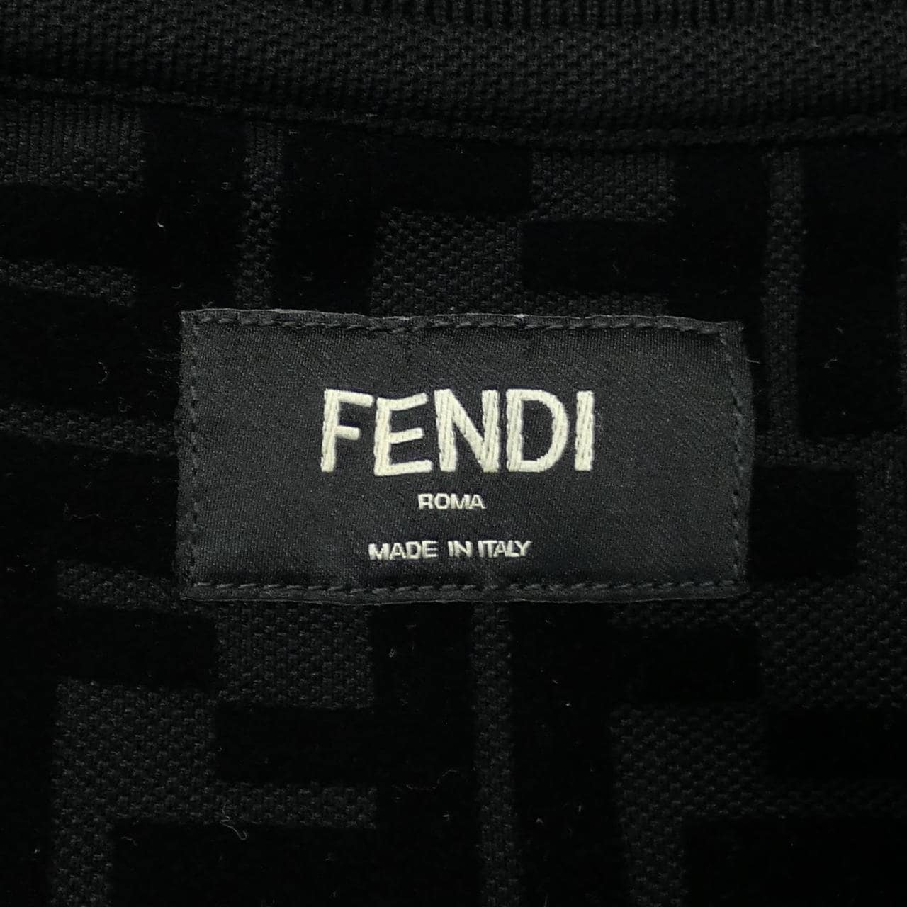 フェンディ FENDI FFモチーフ FY0936 A7D5 Tシャツ