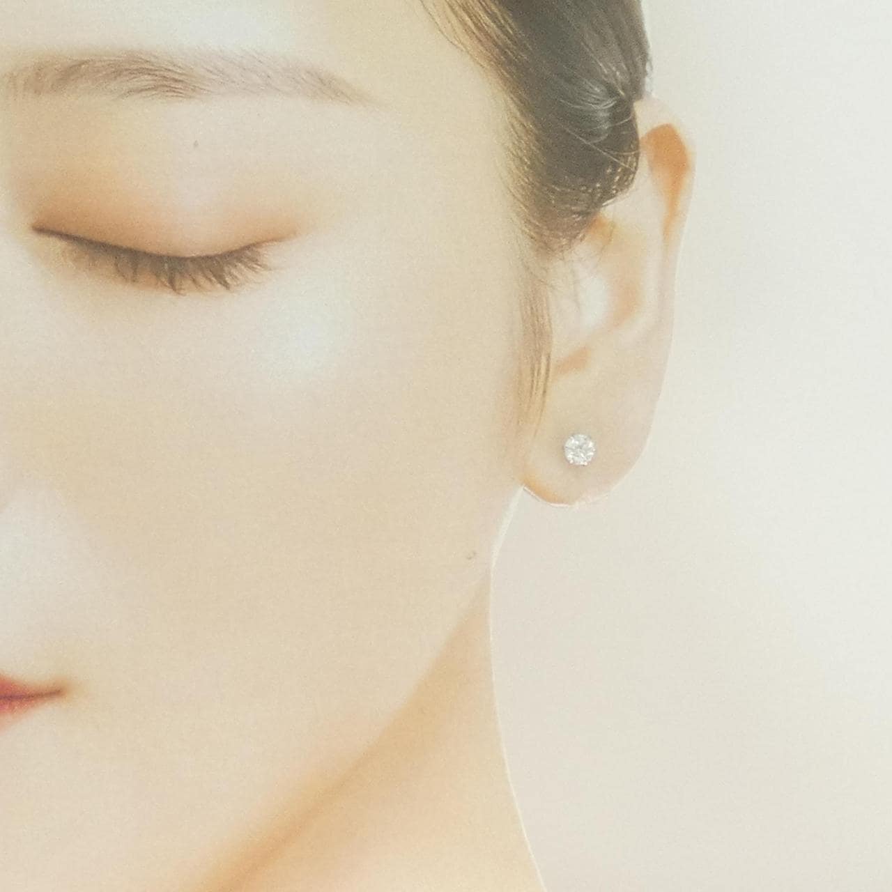 PT900 ソリティア ダイヤモンド ピアス 0.70CT