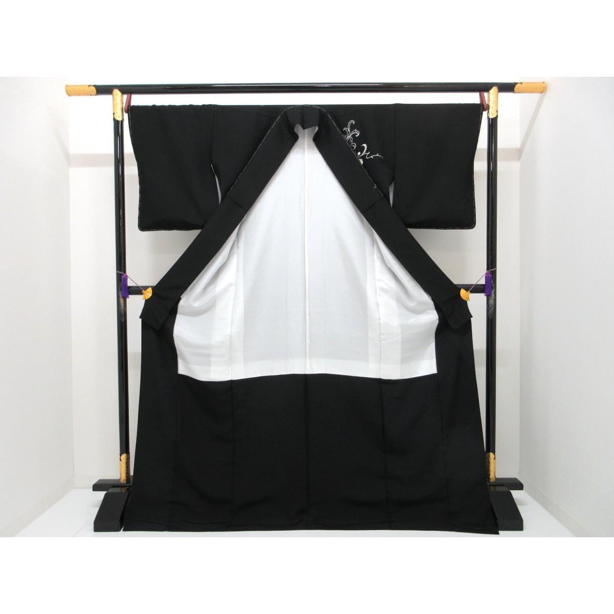 【未使用品】訪問着　銀彩加工　刺繍入り