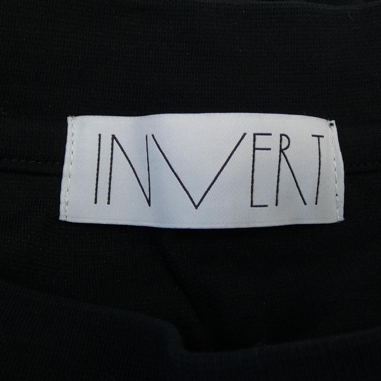 INVERT Tシャツ