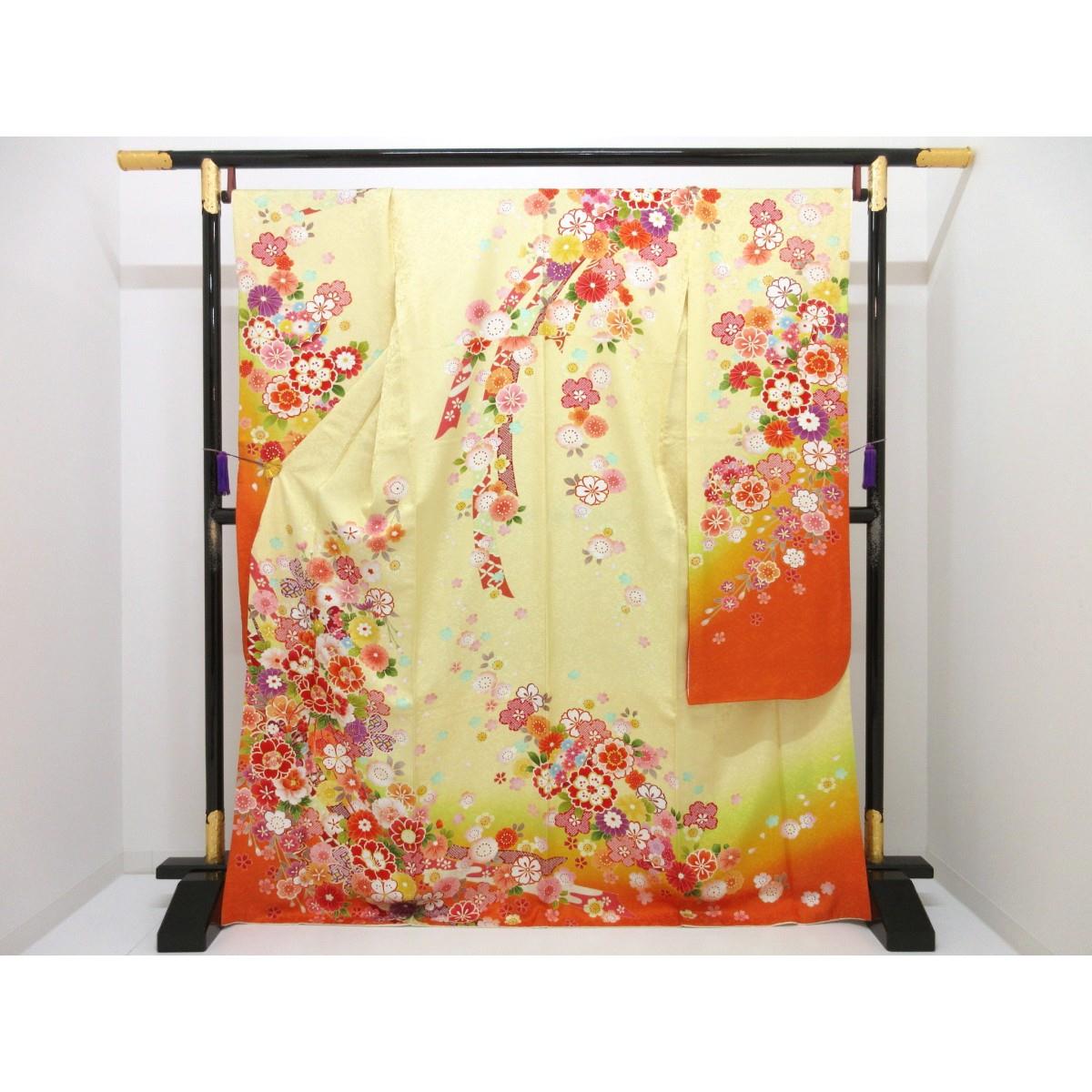 振袖　友禅加工刺繍入り　ボカシ染