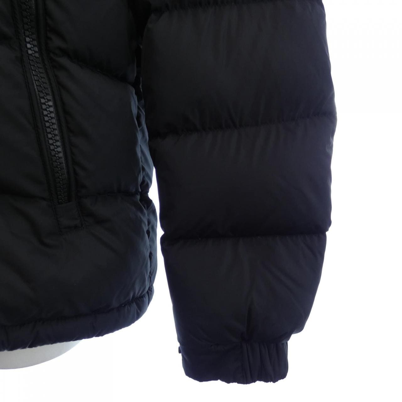 モンクレール MONCLER LAVEDA ダウンジャケット