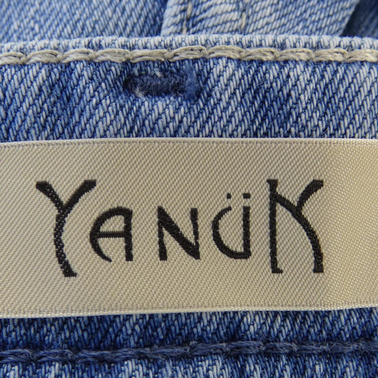 ヤヌーク YANUK ジーンズ