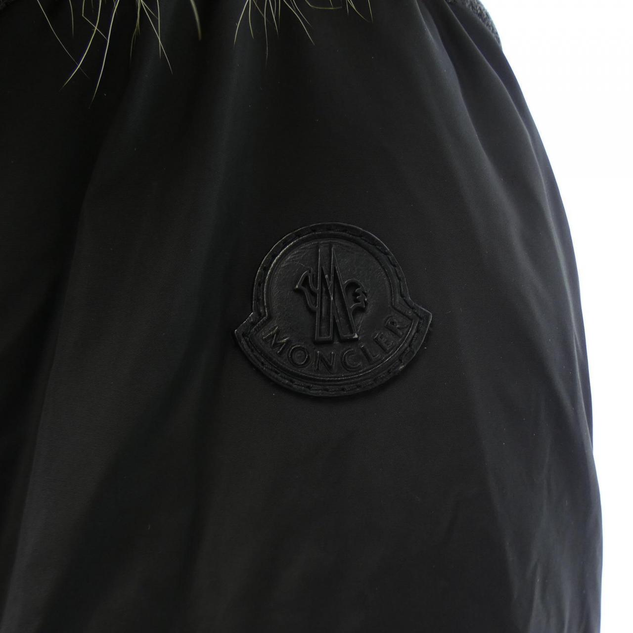 モンクレール MONCLER ダウンジャケット
