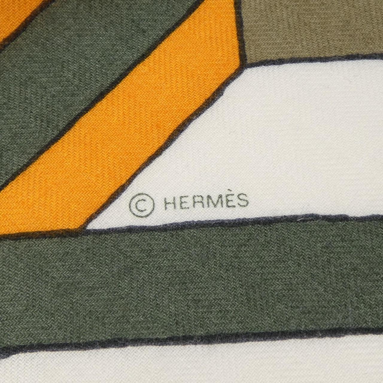 エルメス HERMES ON A SUMMER DAY H363048S トライアングルジェアン ショール