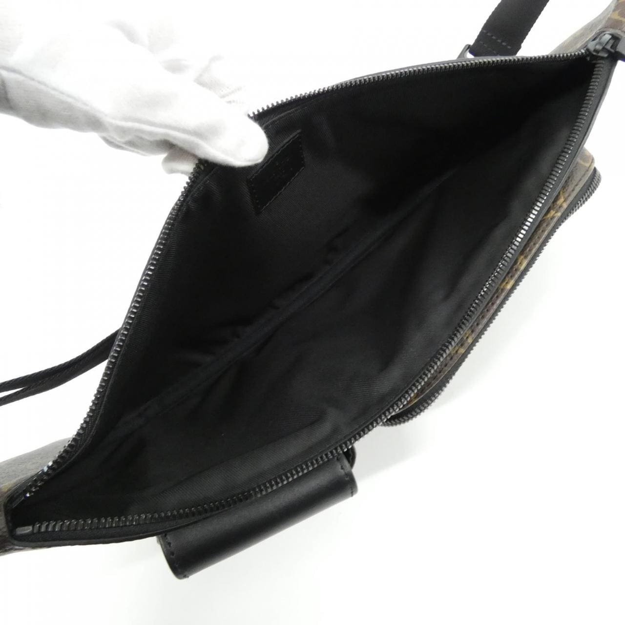 ルイヴィトン モノグラム マカサー クリストファー バムバッグ M45337 ショルダーバッグ