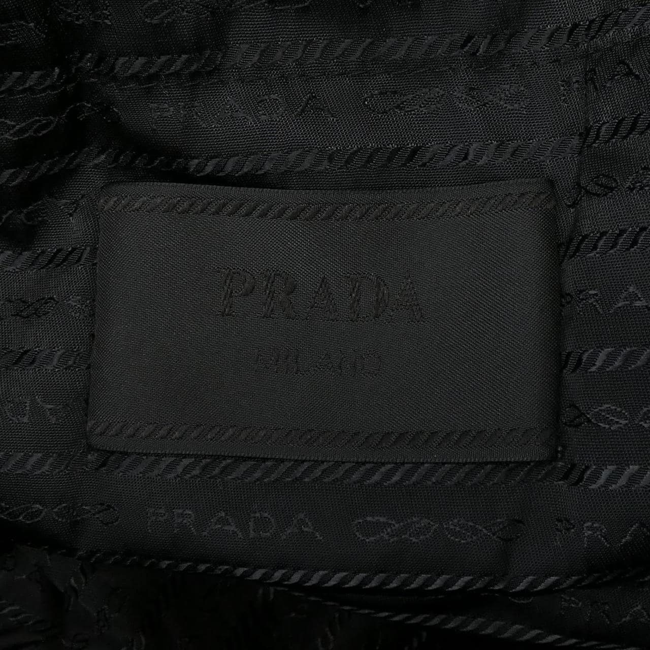 プラダ PRADA トライアングルロゴ SGB503 S202 1WQ8 ダウンジャケット