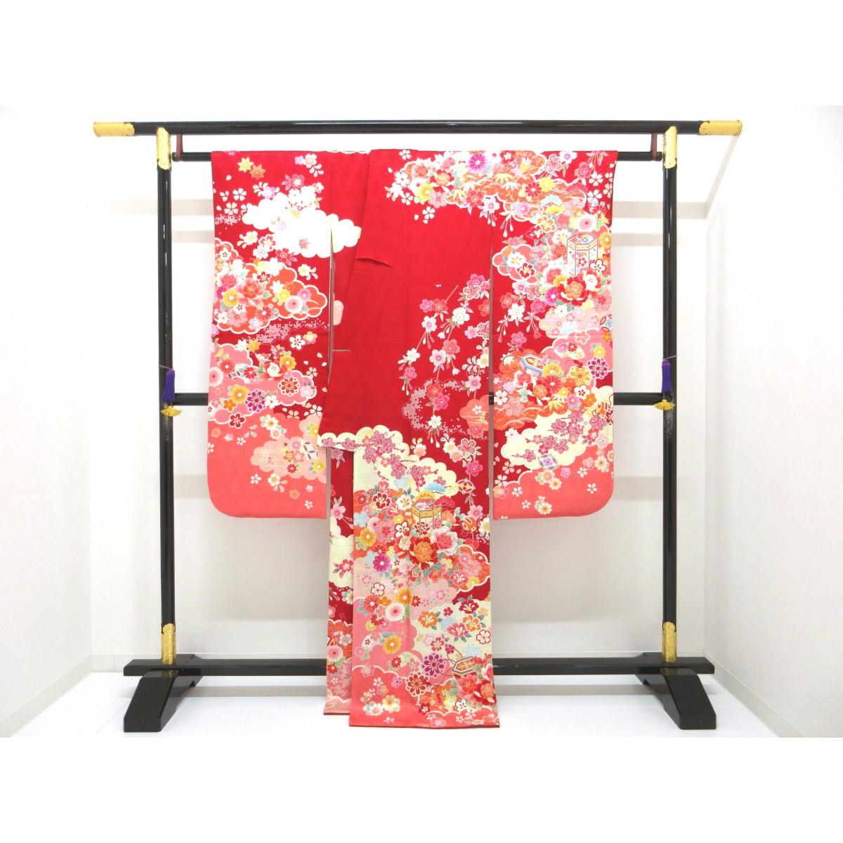 振袖　友禅金彩加工　刺繍入り