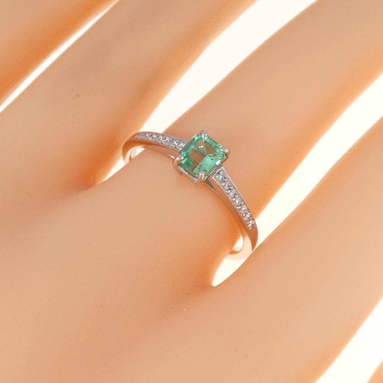 PT エメラルド リング 0.50CT