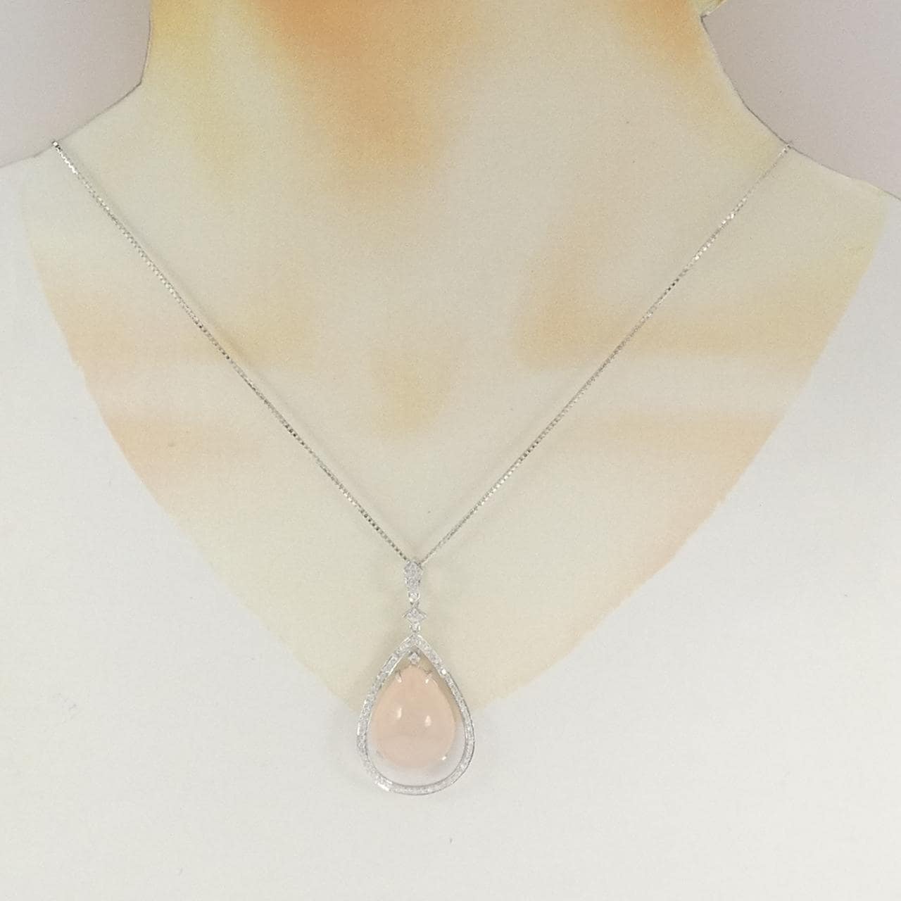 K18WG ローズクオーツ ネックレス 20.50CT