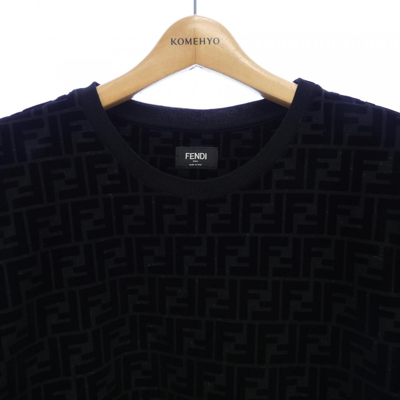 フェンディ FENDI FFモチーフ FY0936 A7D5 Tシャツ