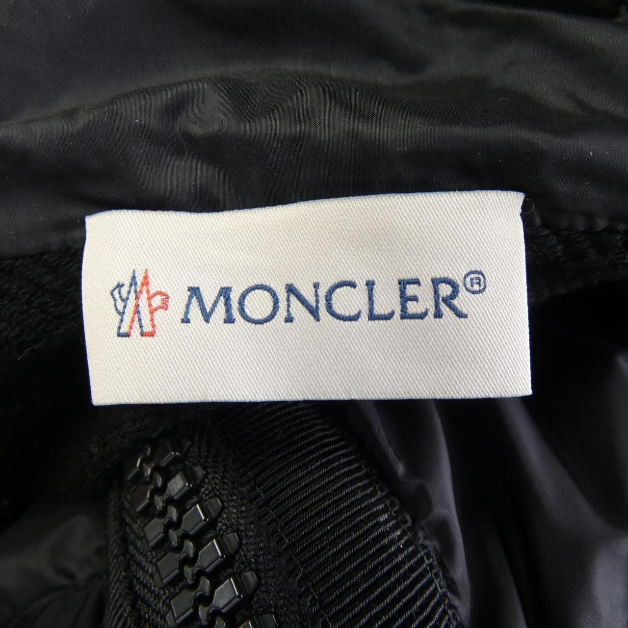 モンクレール MONCLER ダウンジャケット