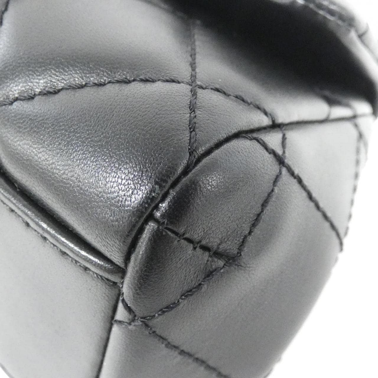 CHANEL shoulder bag