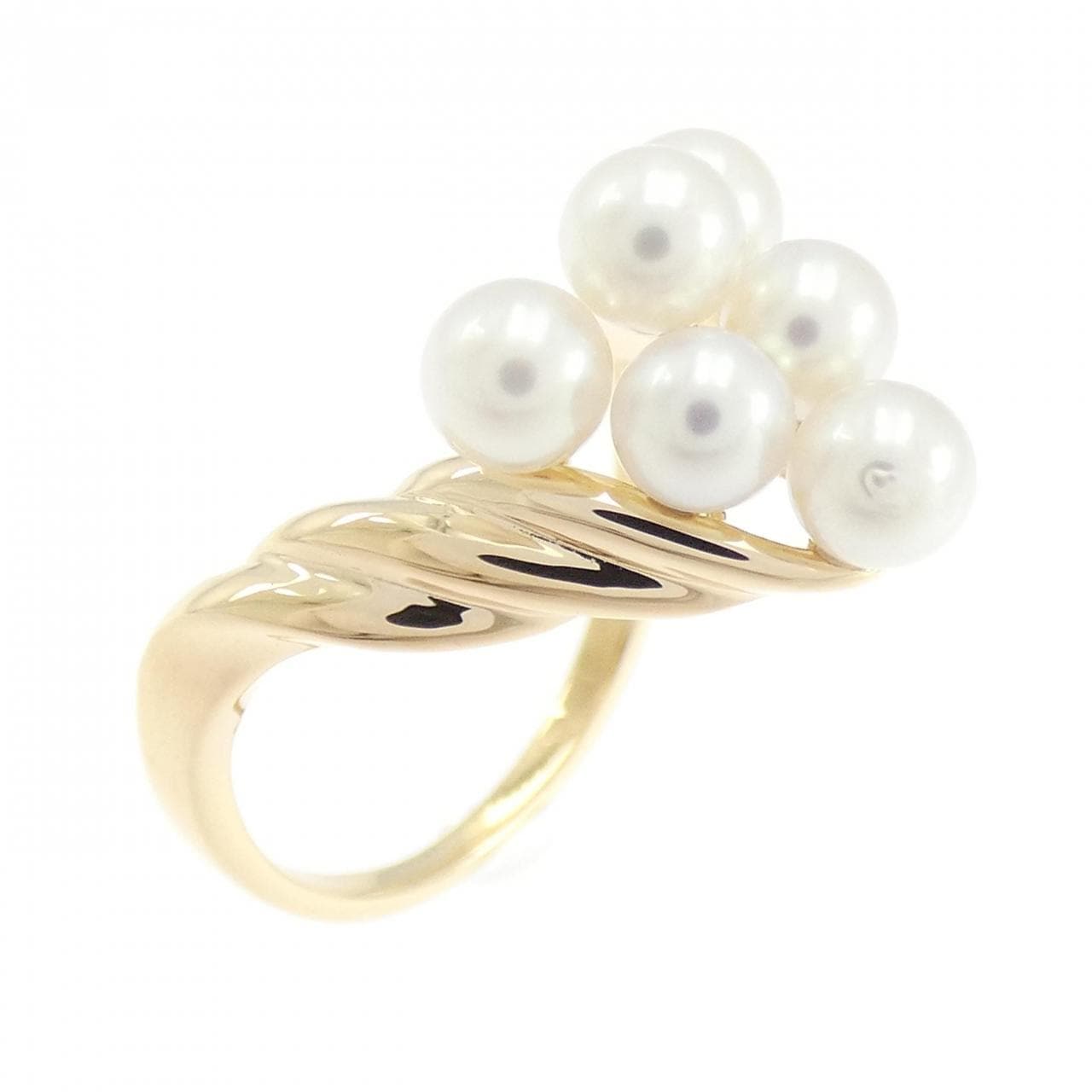 Tasaki Akoya pearl ring