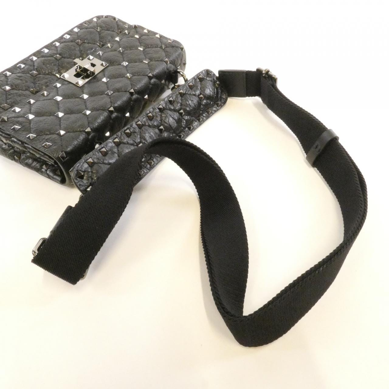 ヴァレンティノガラヴァーニ LW0B0123ARD バッグ